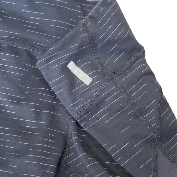 Zella Gray Heathered Capri Leggings M - Picture 3 of 4